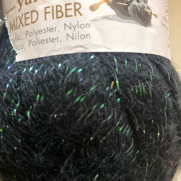 Black with Green Glitter Gala Yarn 3 Skeins Rare Find - Picture 3 of 4